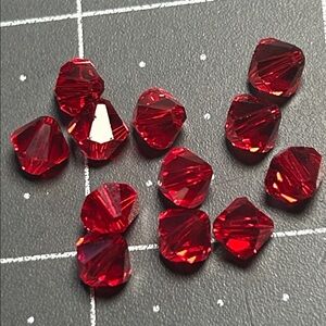 V Swarovski 6mm Light Siam Bicone (12)